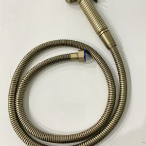 vòi xịt mạ vàng